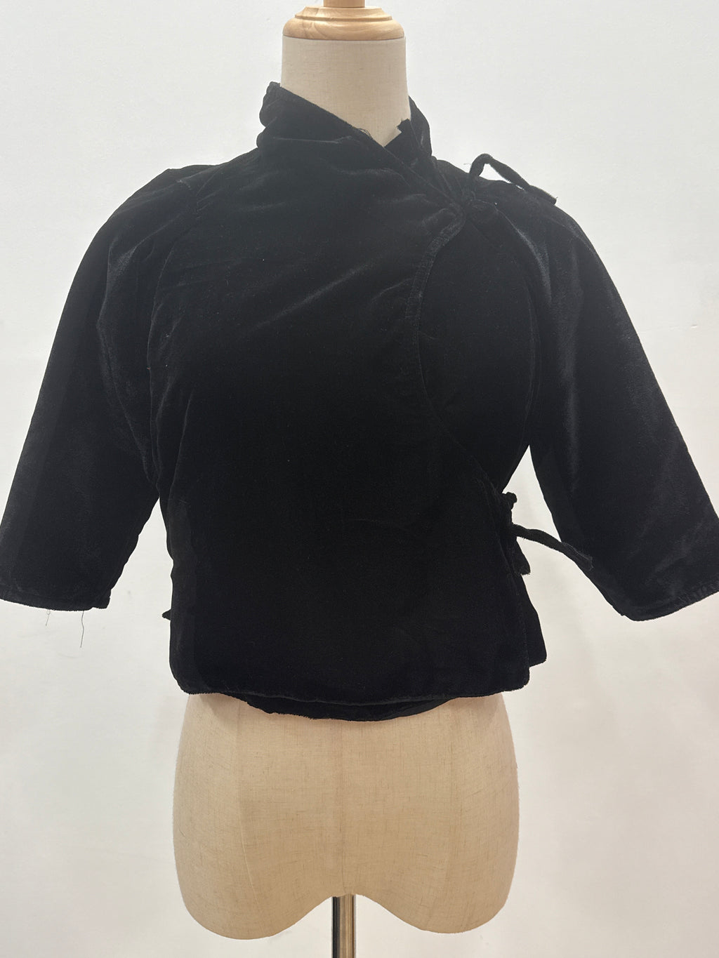 Plain Velvet Chaubandi Cholo