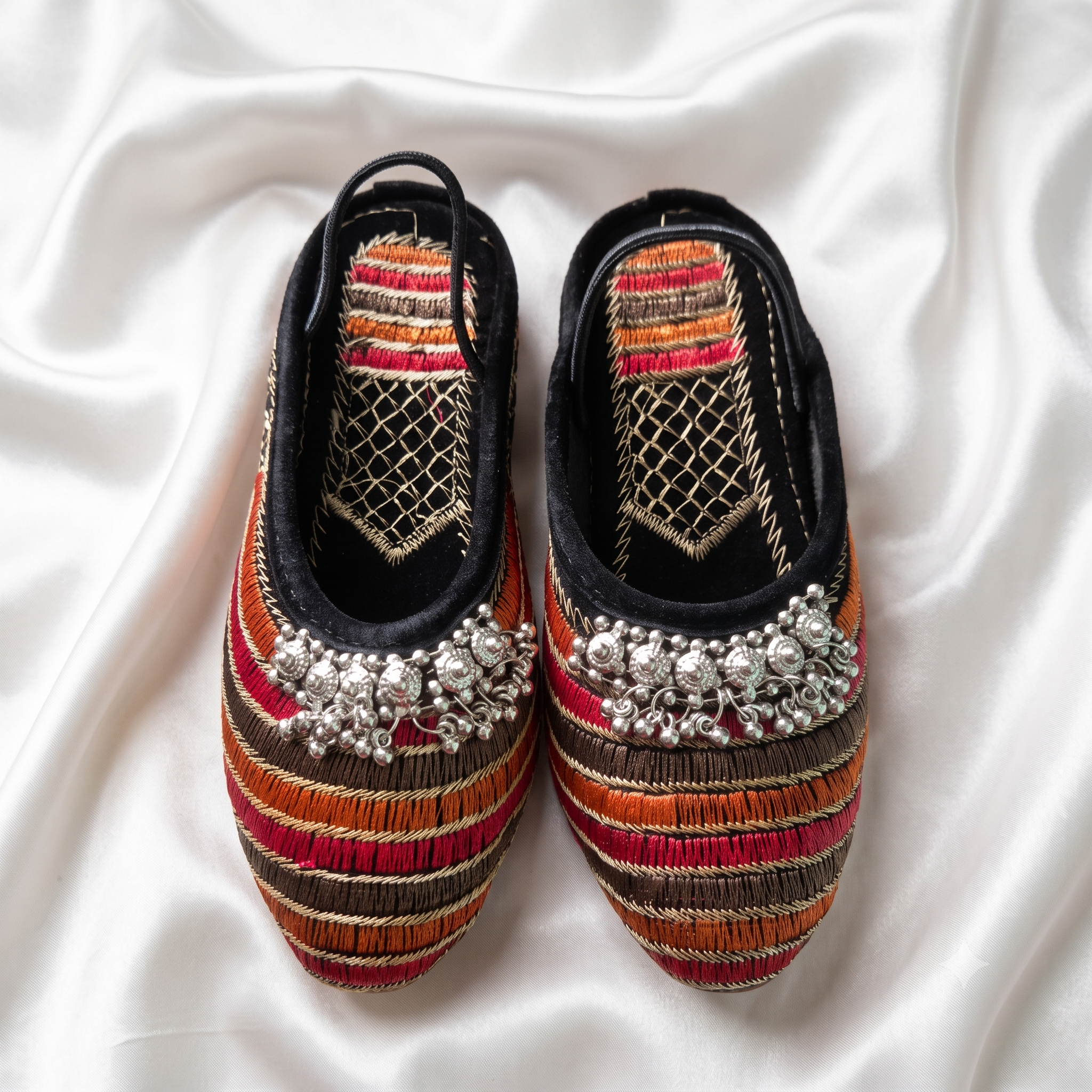 Silver beaded Kolapuri shoe with Elastic support