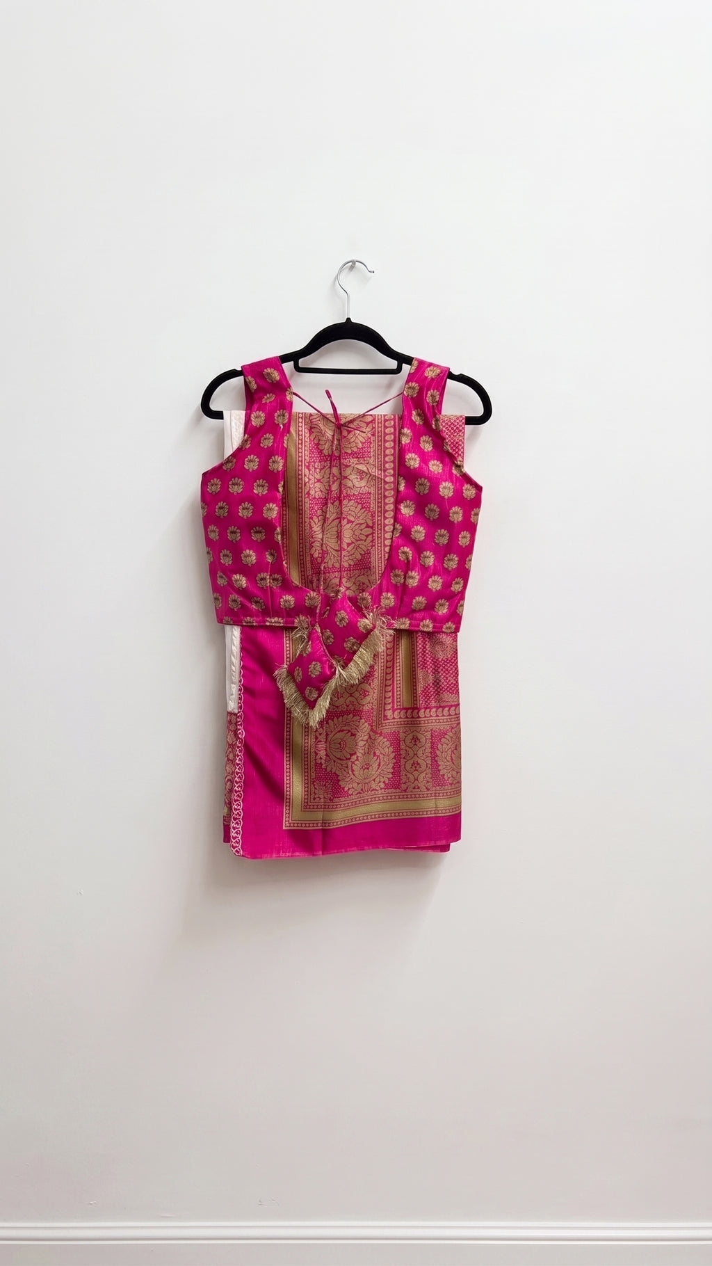 Magenta Pink Banarasi Silk Saree Set