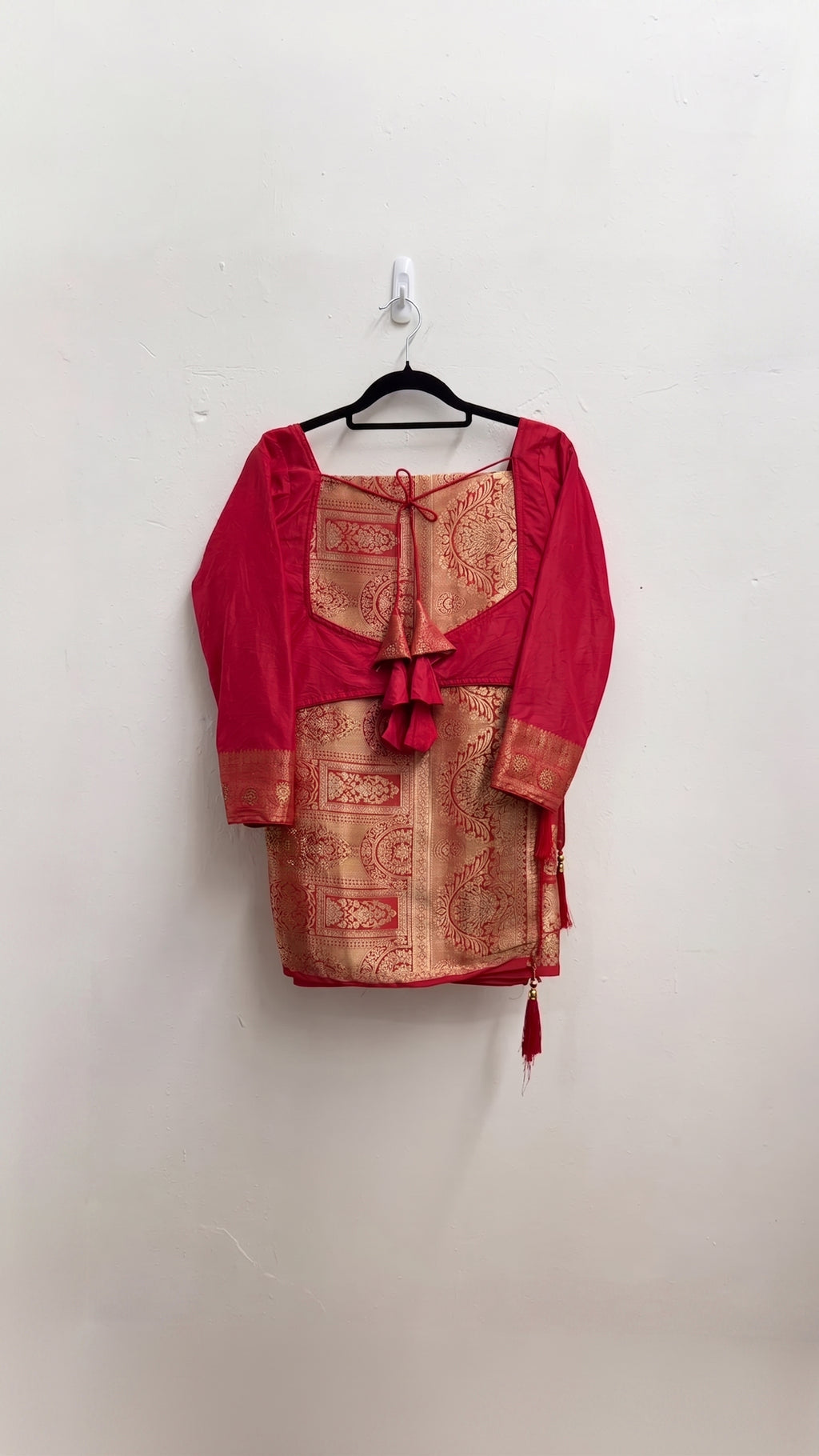 Scarlet Heritage Woven Zari Saree