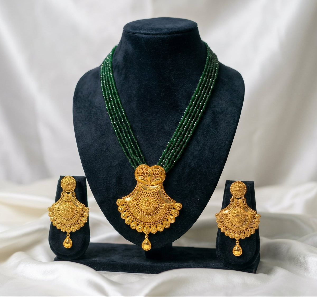 Green Crystal Bead Haar Set with Matching Filigree Earrings