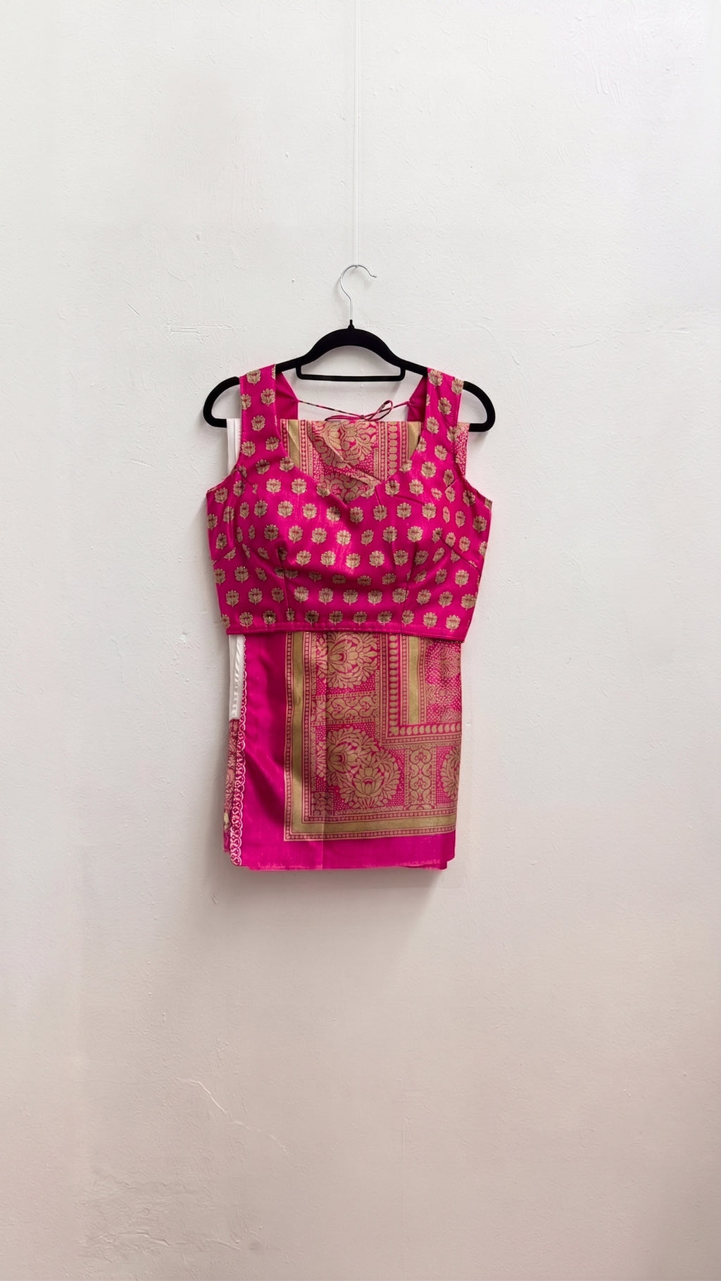 Magenta Pink Banarasi Silk Saree Set