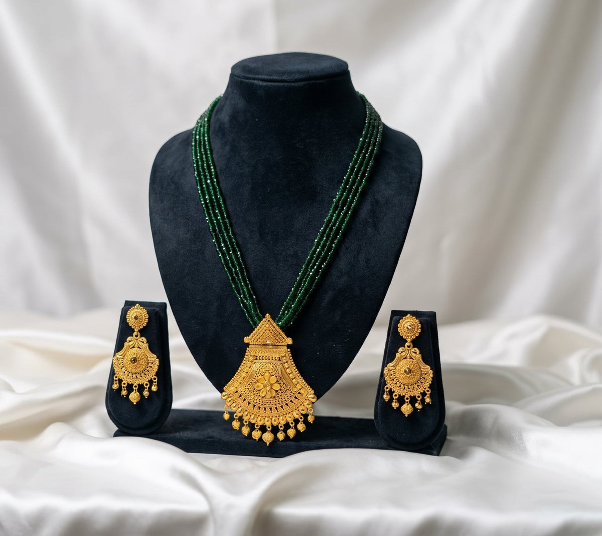 Triangular Filigree Emerald-Green Potey Set