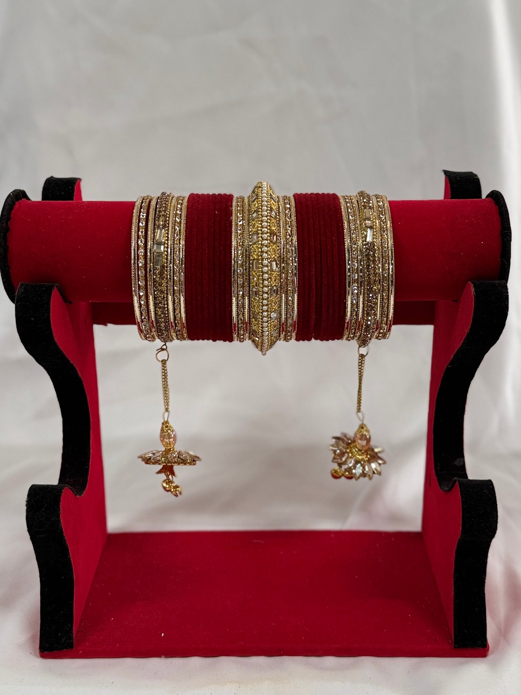 The Butta Crimson Ladkan Chura Set