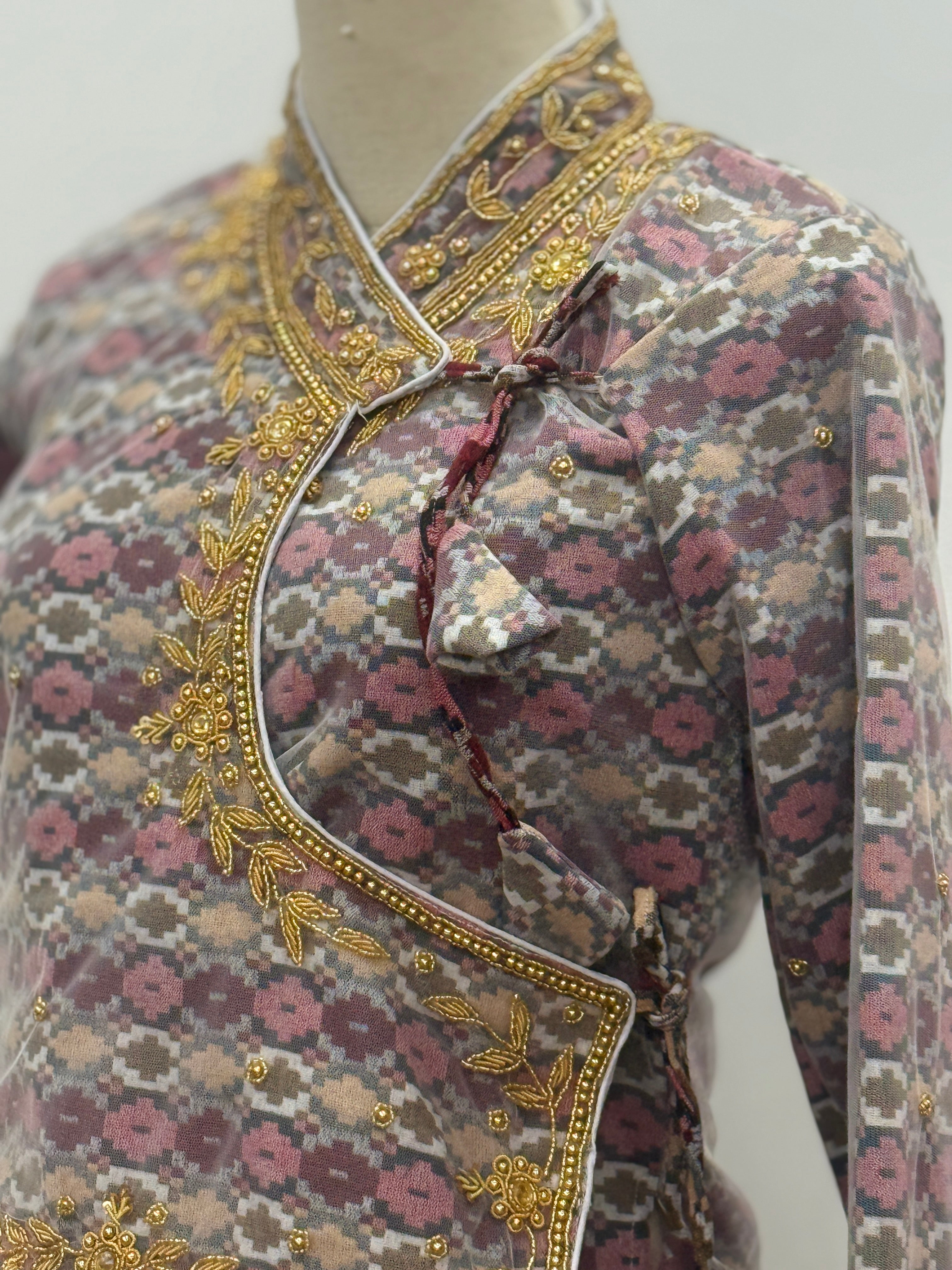 Chaubandi Cholo: Hand-Embroidered Dhaka Fusion